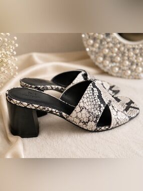 Marc Fisher Snake Print Block Heel Slide Sandals – Size 8.5 * NWOT*
